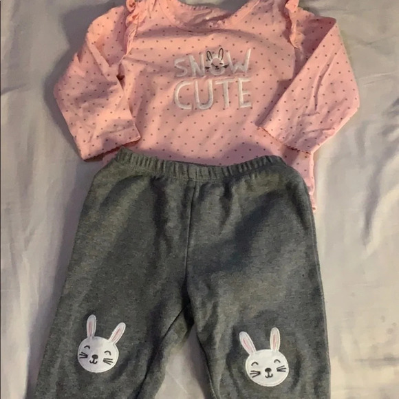 ⭐️Host Pick⭐️ Carter’s Bunny Set size 12 months - Picture 1 of 8